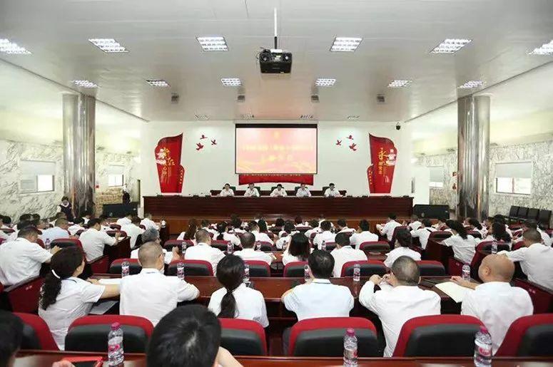 一场被延迟的董事会会议，如何重塑了我们的战略定力