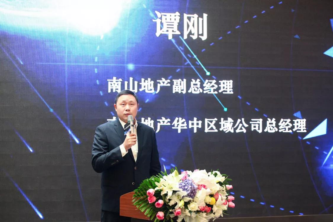 双轮驱动，未来可期，软件与AI芯片业务有望双丰收
