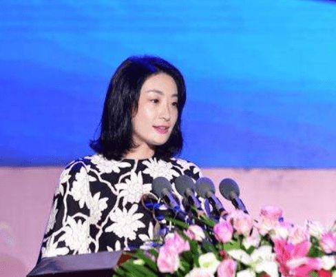 宗馥莉辞职疑云，娃哈哈的权力交接与大股东迷局