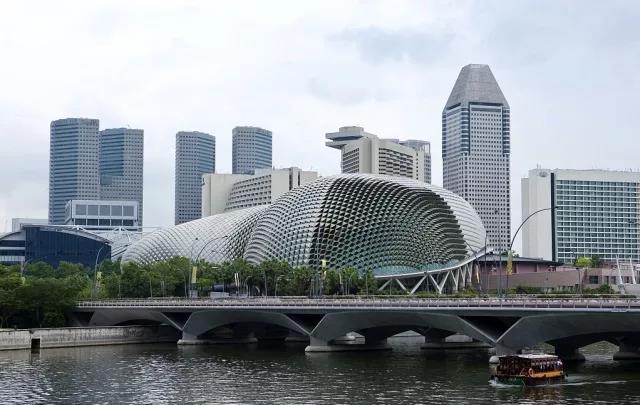 当中式舒适叩响世界大门，外媒关注下的文化温度与时代浪潮
