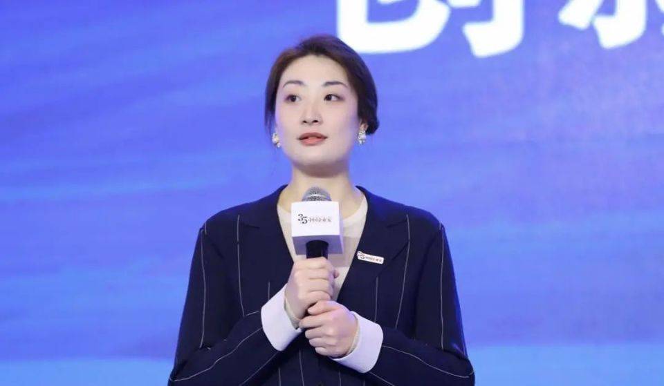 宗馥莉被辞职传闻背后，二代接班人的破局与考验