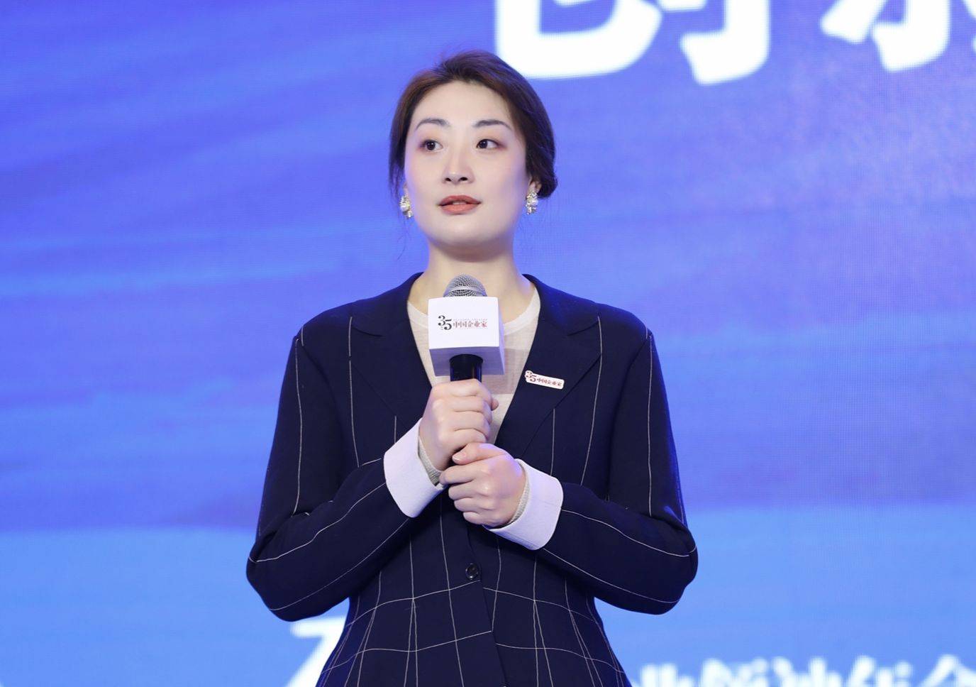 宗馥莉请辞传闻背后，娃哈哈经销商发声辟谣，共绘发展新蓝图