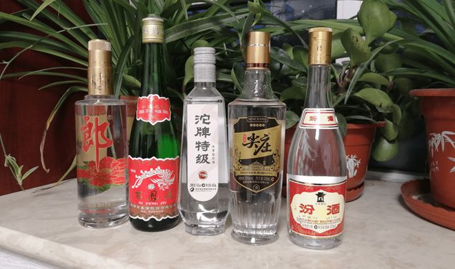 绿脖西凤涨价背后，口粮酒的神话与消费升级的悖论