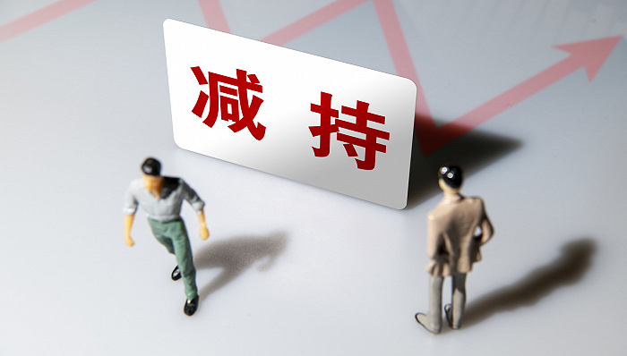 蒸发的一亿港元，一场关于数字、虚妄与苏醒的资本寓言