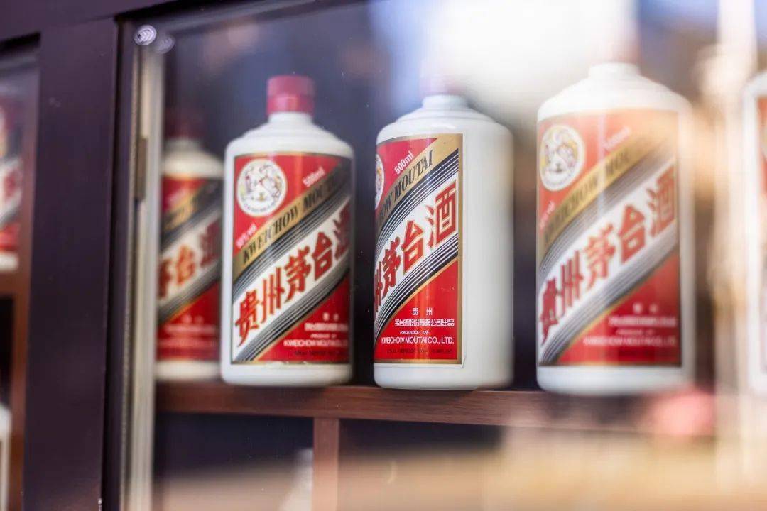 茅台重回1400元，价值信仰的试金石与市场情绪的晴雨表