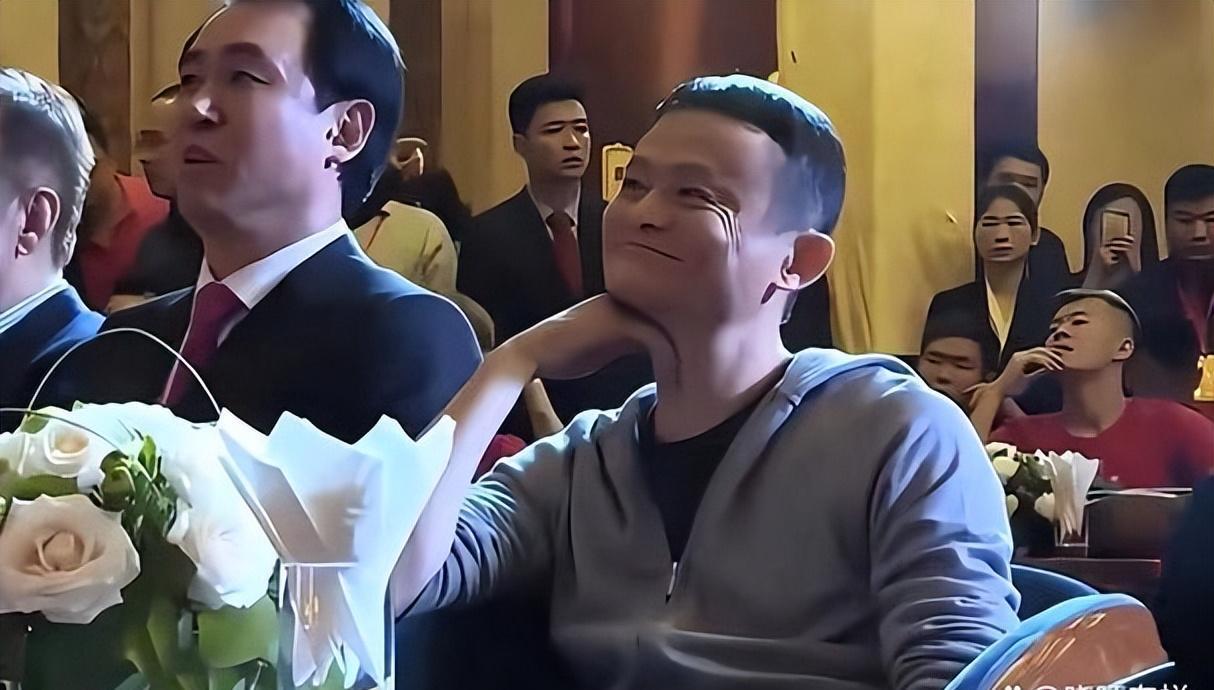 金花股份，转型路上的破与立