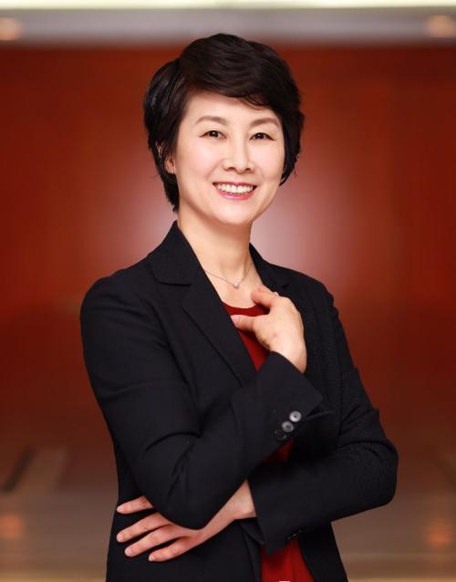 好，我围绕银行系公募巨头换帅这一关键词，为你构思了一个标题，并撰写了一篇分析文章