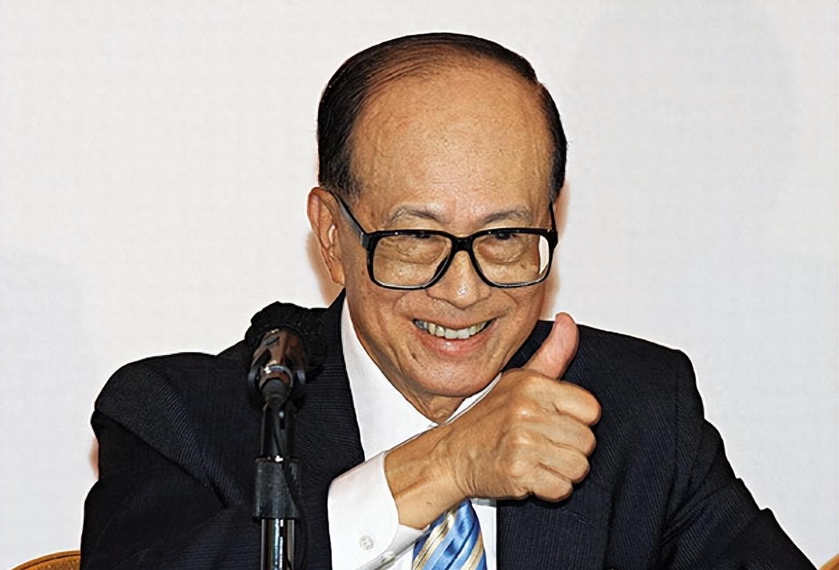 长实卖房收入大降4成，李嘉诚的先见之明与楼市的冷暖变迁