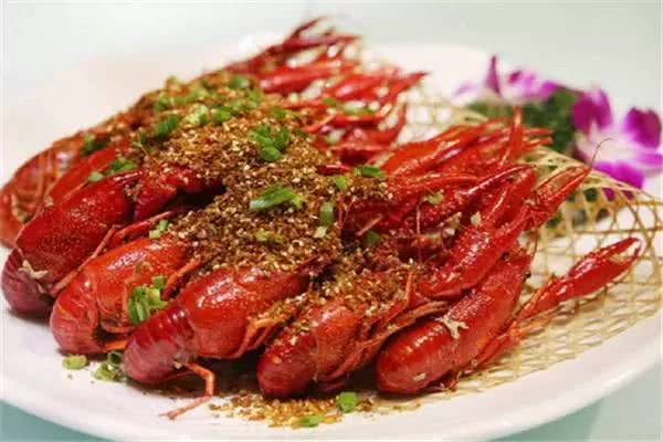 被小龙虾拖慢的帝国,当夜宵顶流成为财报杀手 被小龙虾拖慢的帝国,当夜宵顶流成为财报杀手