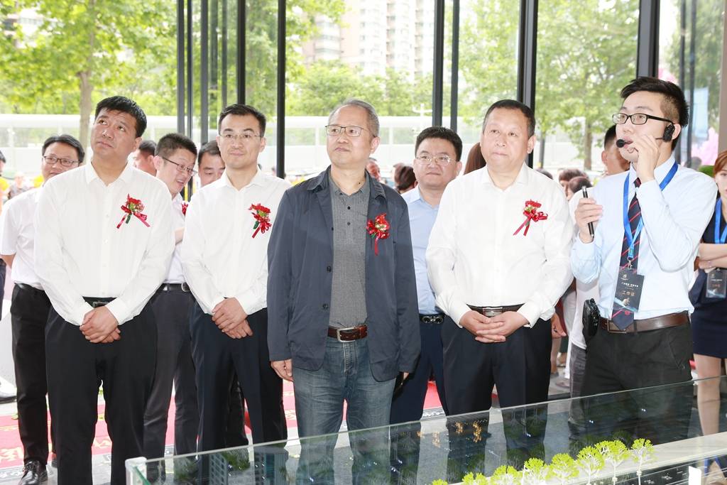 丰展控股战略换帅审计机构，委任奥栢国际会计师事务所为新任核数师