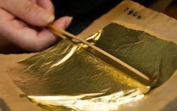 黄金为骨，胶水为魂，当粘合的成本超越黄金，我们究竟在为什么买单？