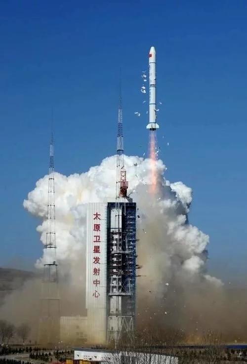 从铱星陨落到刀锋重生，摩托罗拉的沉浮录