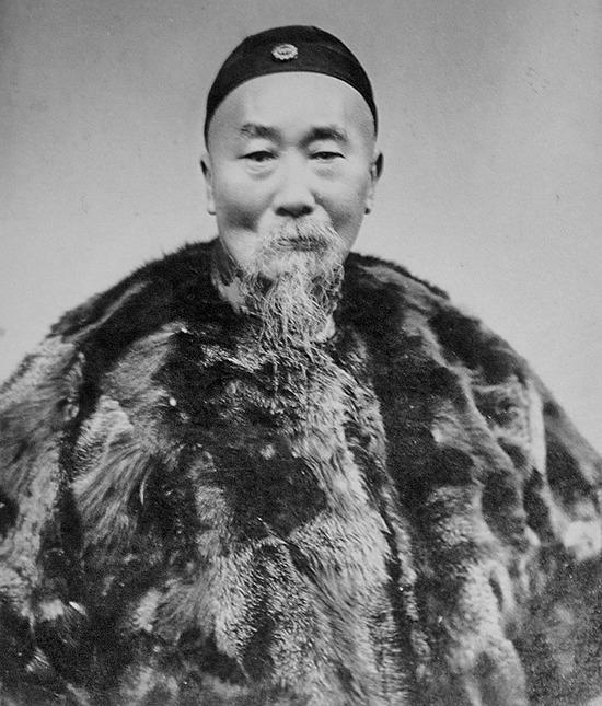 坚决斩断靠金融吃金融的肆意黑手
