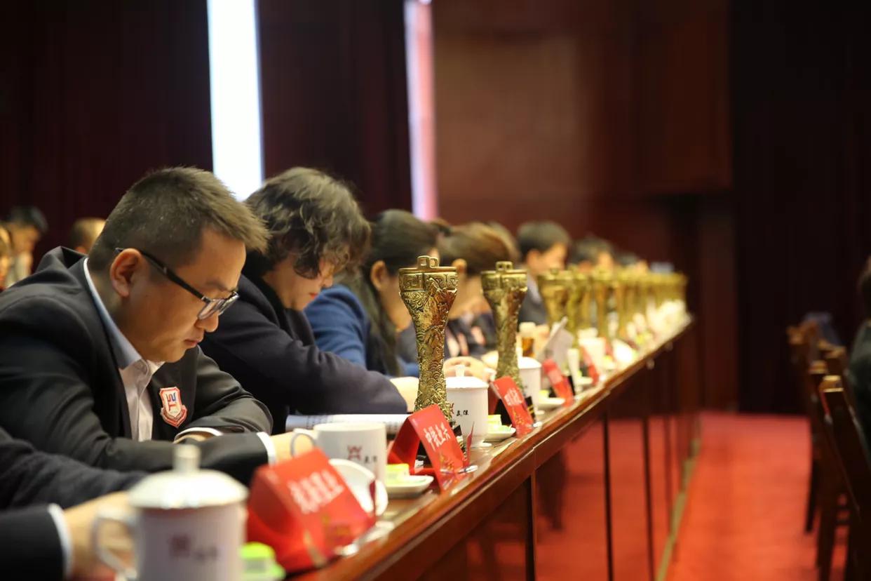 前三季度非息收入大增！浙商银行管理层回应市场关切，摒弃垒大户、深耕弱周期行业，持续垒好经济周期的减震器
