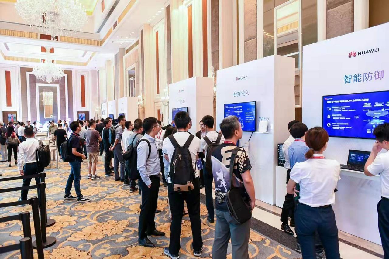 AI，看不见的伙伴，看得见的未来