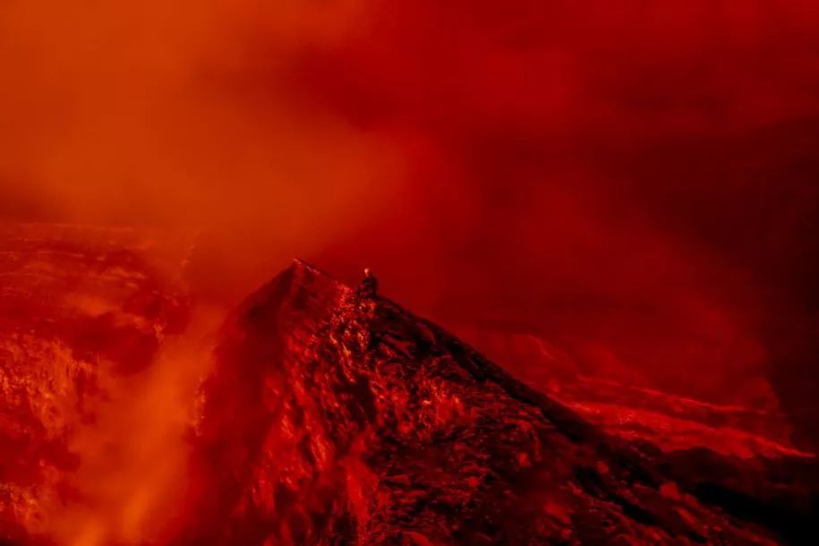 那座沉默的火山，终将开口