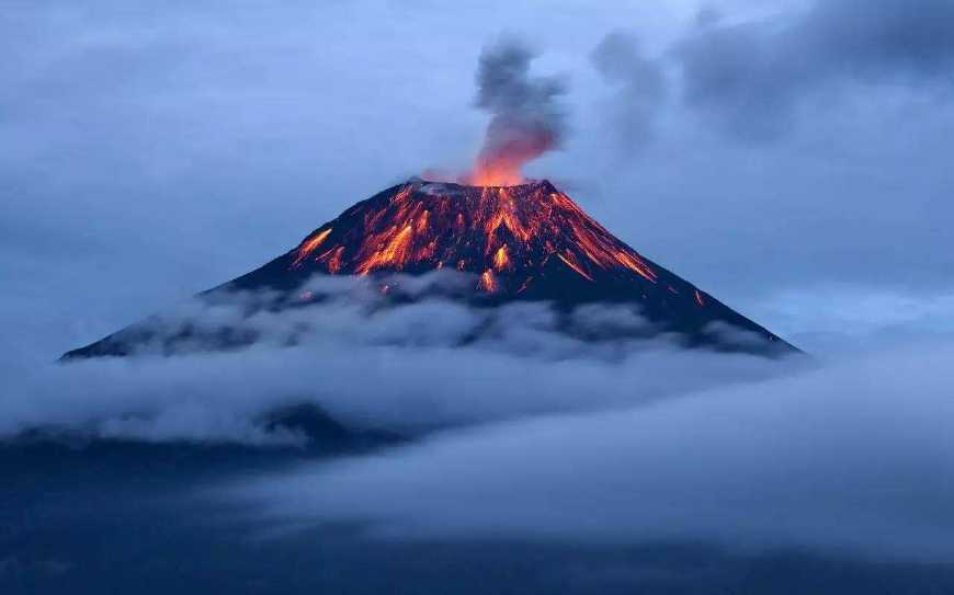 那座沉默的火山，终将开口