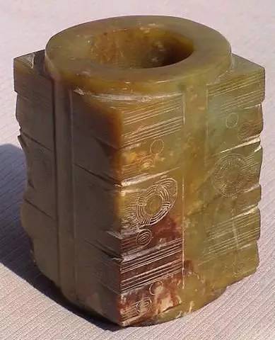 黄琮，大地深处的礼器，华夏最初的哲学