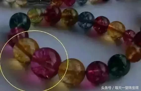 裂隙间的光