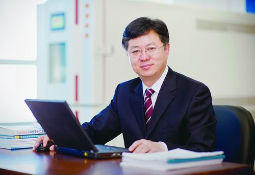 魏凤春，在宏观波澜中寻找定海神针，一位经济学家的投资辩证法