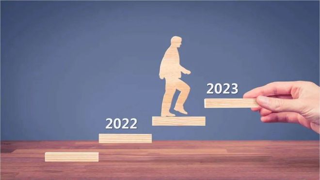 站在2027的门槛上，我们即将迎来的不是未来，而是后当下