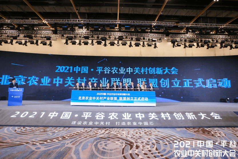 超材料龙头亮相第三届国际复材展，一场关于材料基因编辑的范式革命