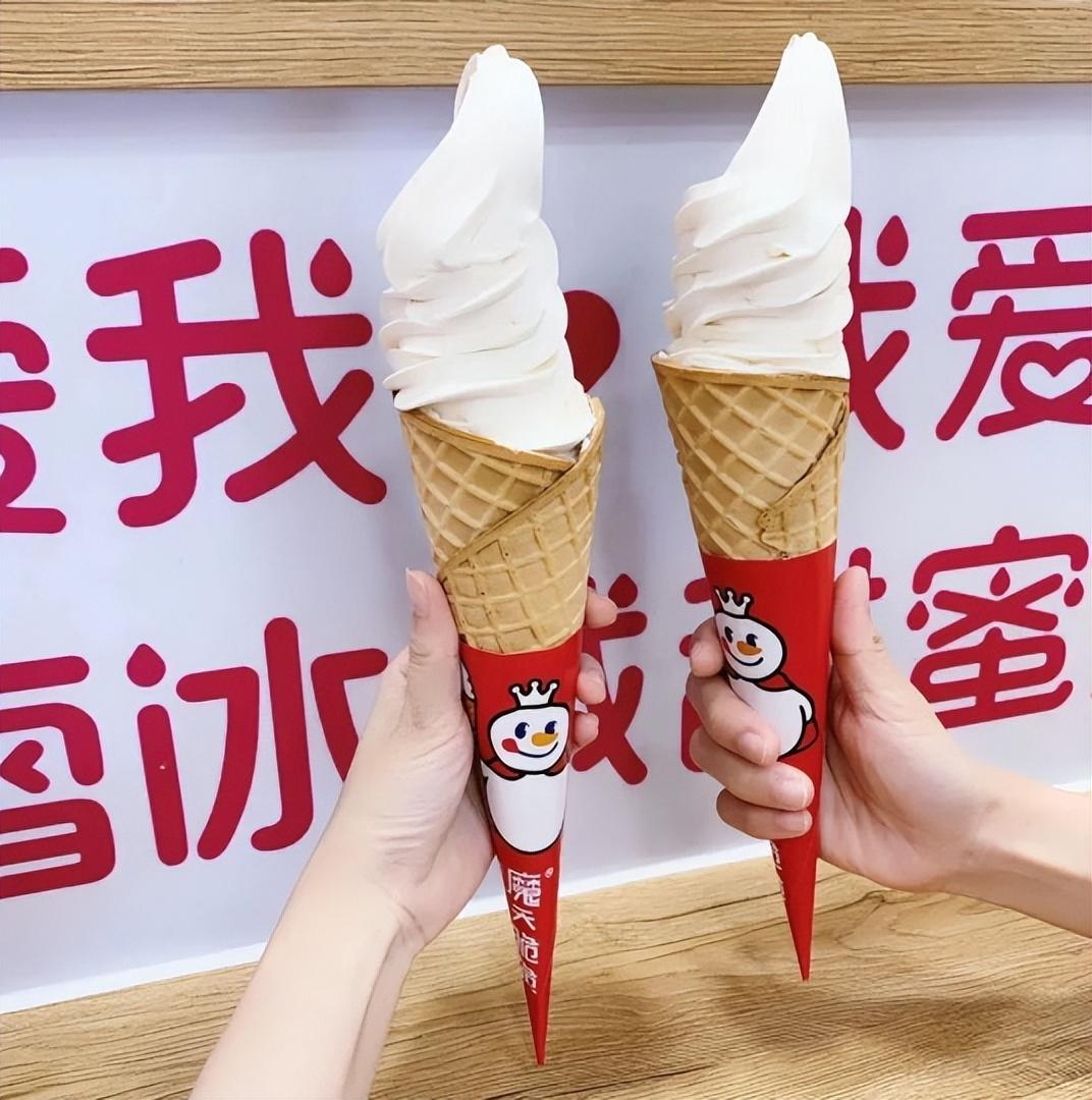 马上评丨蜜雪冰城变绿雪冰城，一场环保行为艺术背后的冷思考