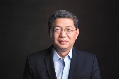 章俊，在不确定性中锚定价值，一位首席经济学家的三视洞察