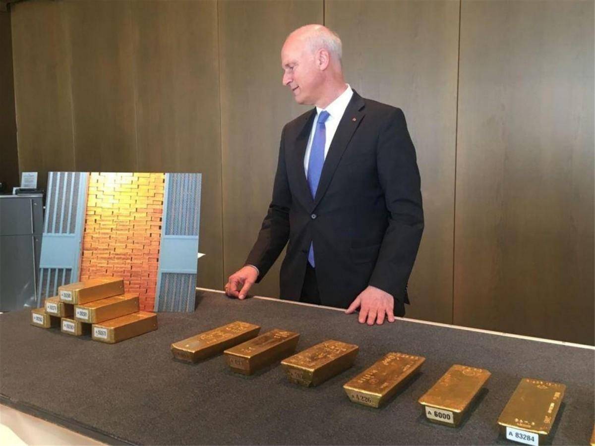 在阿尔卑斯山的金库边，重新理解财富的安静