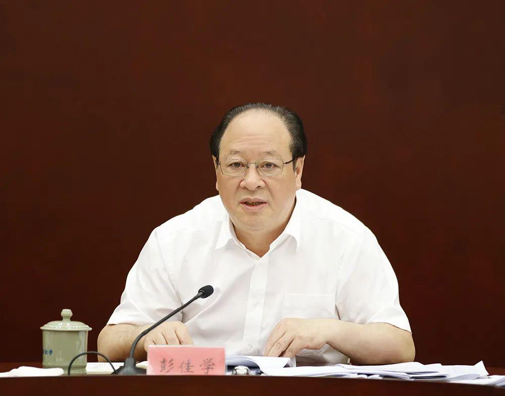 稳中求进、以进促稳，中央政治局会议释放的八大政策信号与战略深意