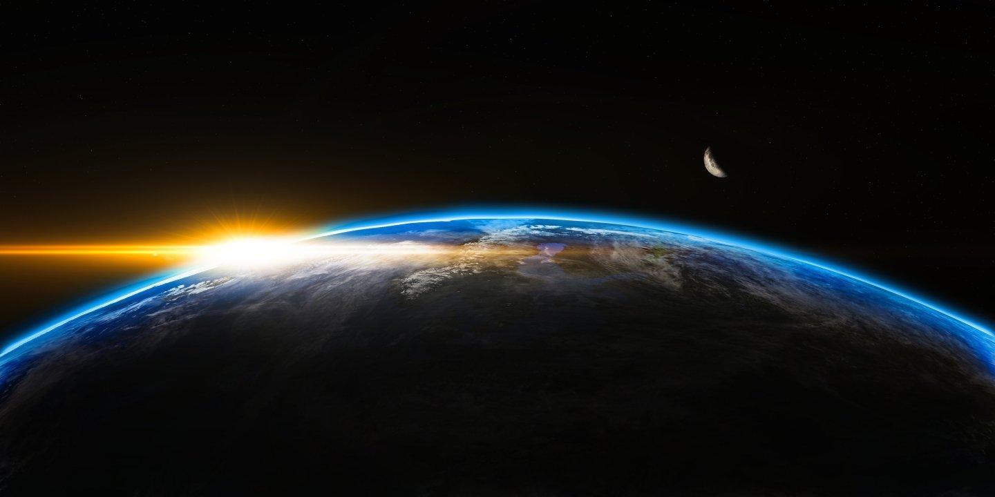 站在2025的门槛上,一场关于选择、撕裂与和解的文明预演 站在2025的门槛上,一场关于选择、撕裂与和解的文明预演