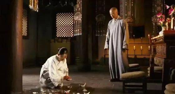 茶凉了，我再给你续上