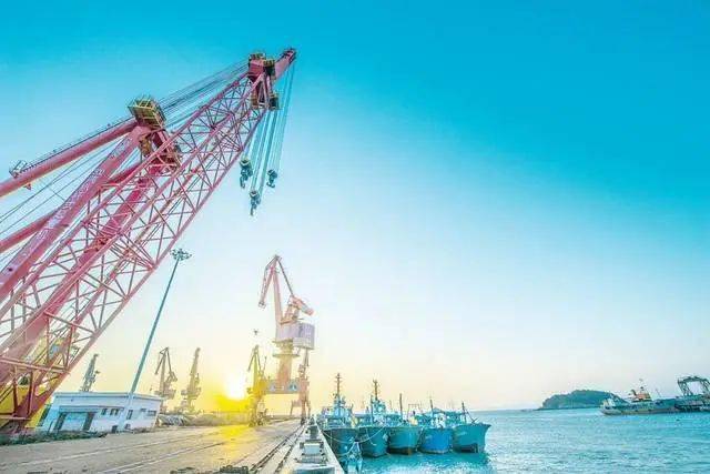 高水平开放再迈步，推动自贸试验区建设提质增效