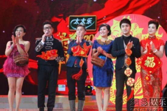 光影织就巳巳如意，2025蛇年央视春晚LED显示控制系统背后的科技美学