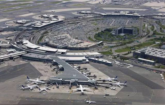 减航班能治空中顽疾？纽瓦克机场的困局与抉择